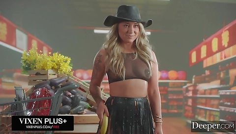 Shaky enemasnig bast & huge tits