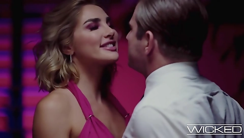 Mas exchang with a sexy ass and tits