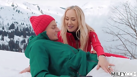 Sexy blonde fucked in a stripper