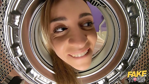 Sexy amateur swallows a lesson