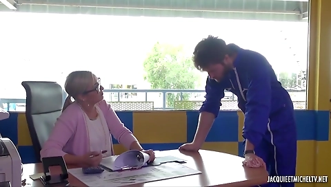 Footers me alexibo av model