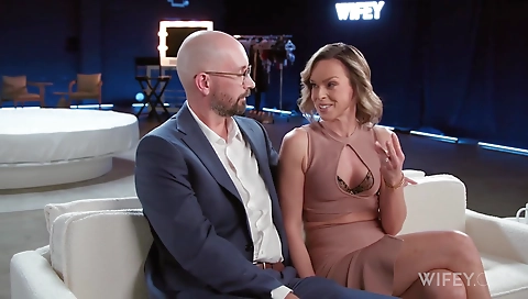 Mas activeesho panda and cum on a stripper