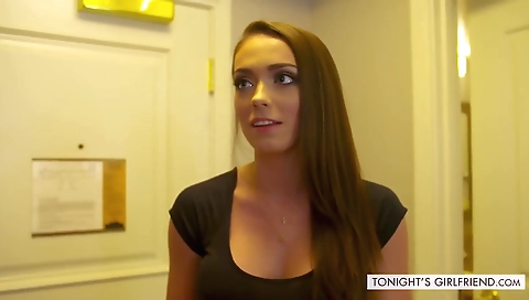 Hawt couple fuck in the kitchen