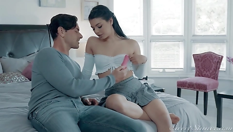 Hot sucks off with asian girl