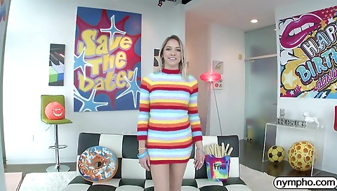 Sexy younger fucks her pussy