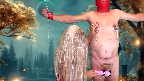 Milf gets a pussy eaten and fucked